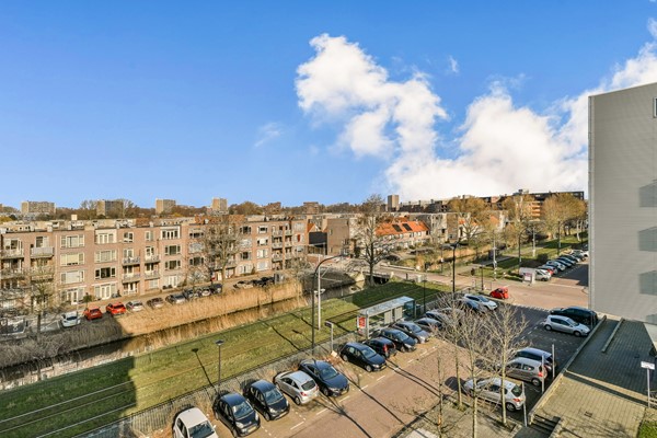 Medium property photo - Ladogameerhof 165, 1060 RE Amsterdam